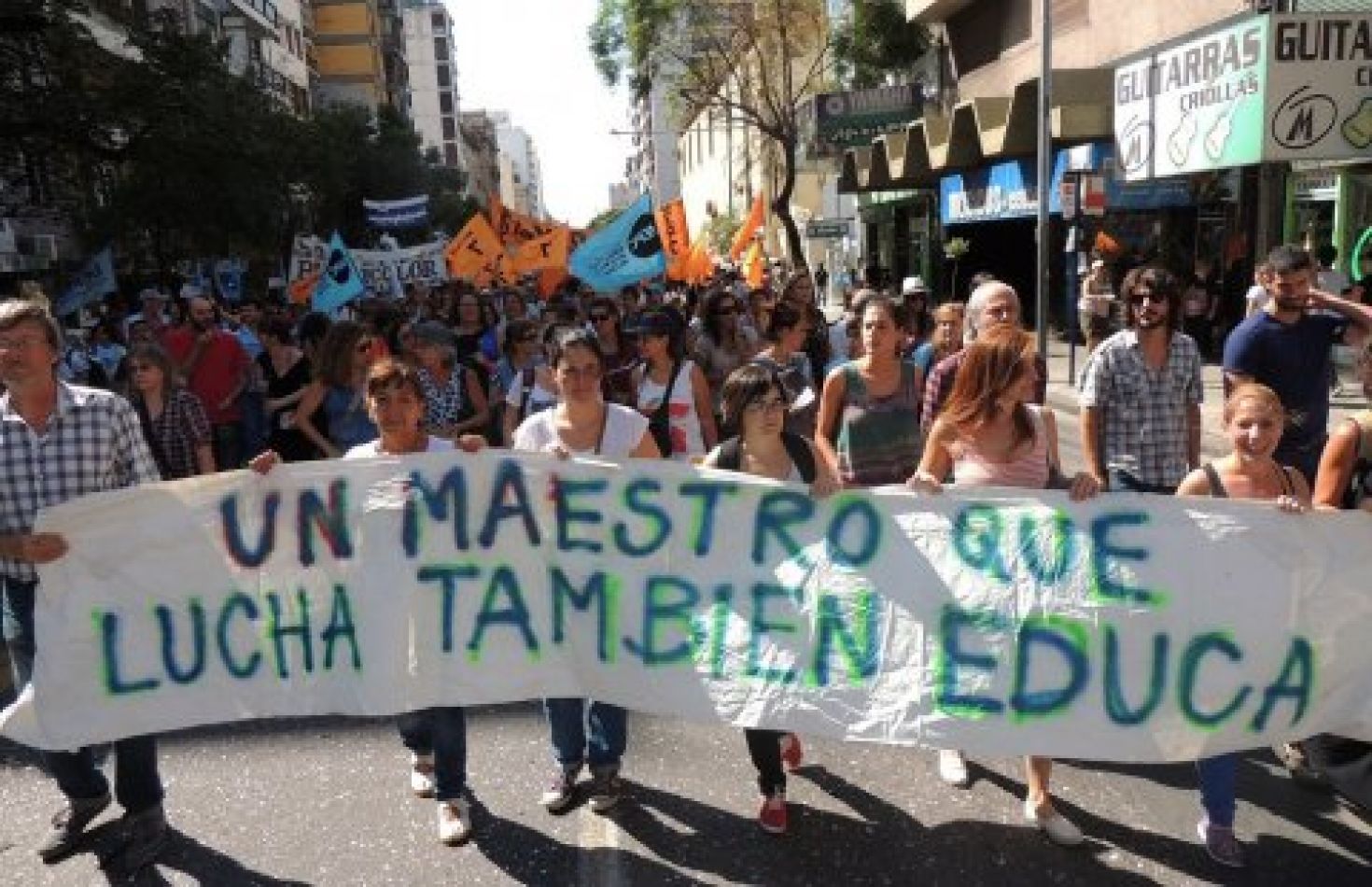 Los docentes autoconvocados piden un bono de $200 mil pesos
