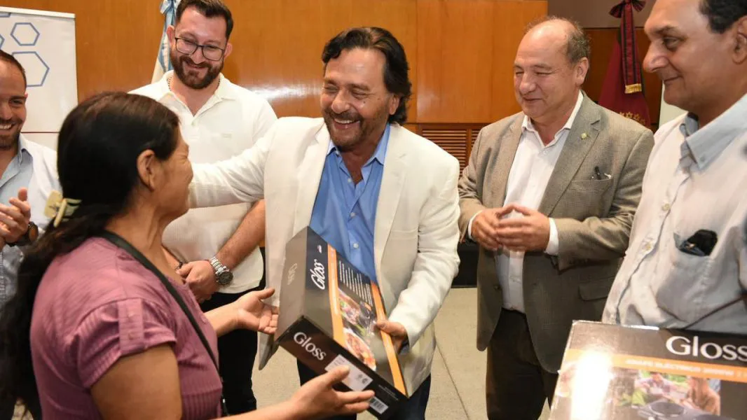 14417-en-lo-que-va-del-anio-fueron-entregados-2760-anafes-a-familias-de-30-municipios-saltenios