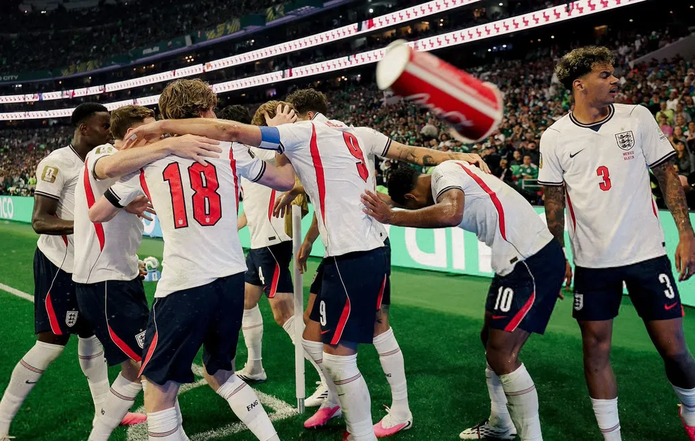 INGLATERRA frustró el sueño azteca con un 3 a 2