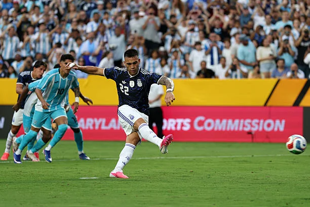 Lautaro Martinez marca el 1-0 ante Honduras