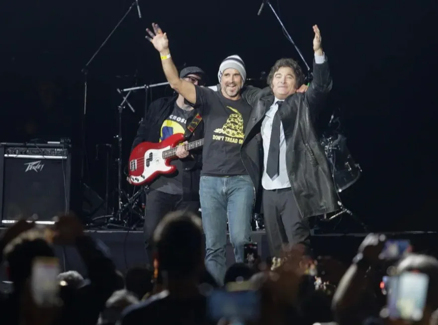 Milei presentó su libro en el Luna Park_ Si no nos metemos en el baro