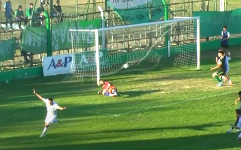 Gol y festejo cuervo en Sunchales