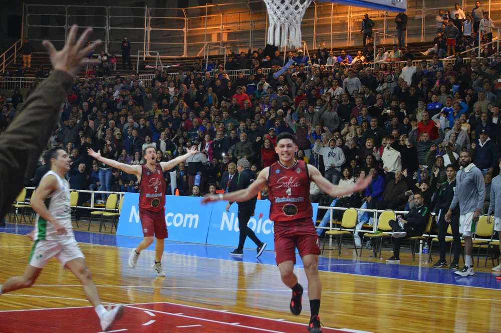 salta basket le gano el tercero a Atenas