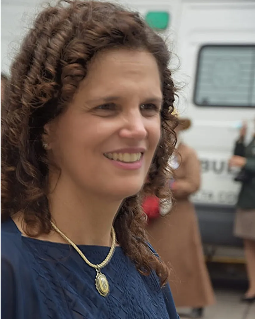 Cristina Fiore-Ministra de Educacion