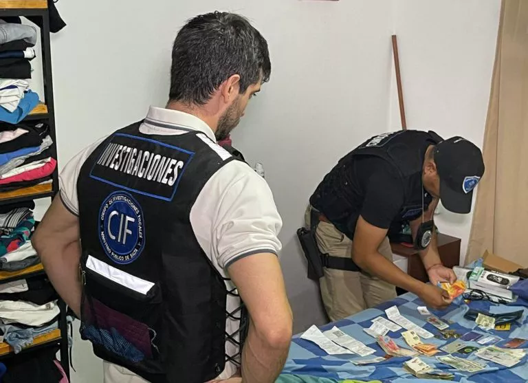 Ciberdelitos usaban tarjetas de créditos enviadas por correo