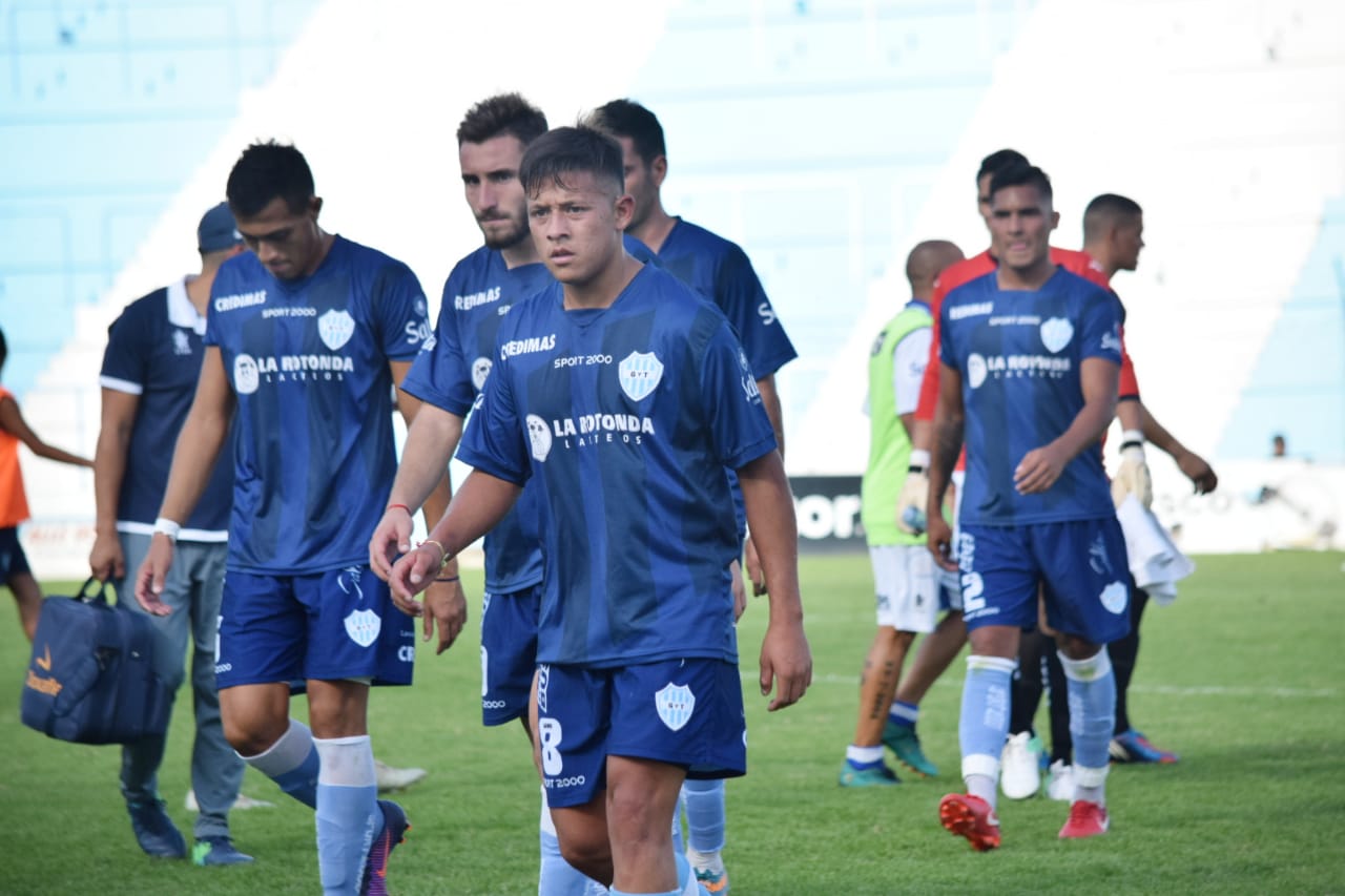 Juventud le gana a Gimnasia (7)