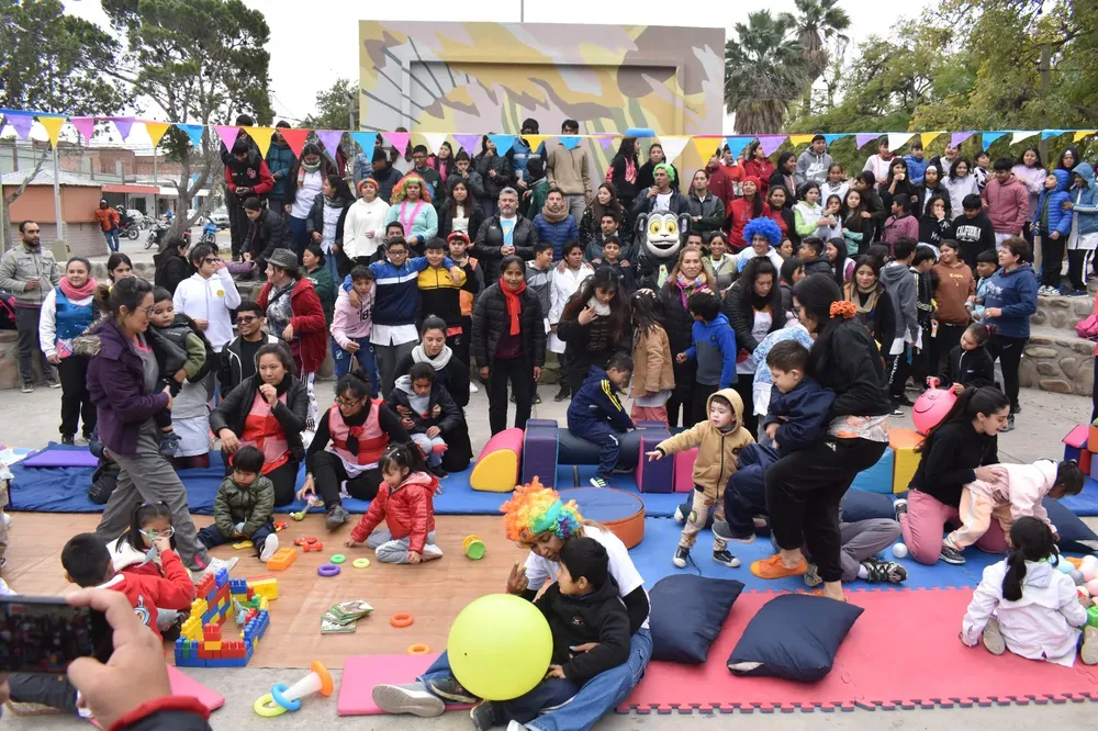 Gral Güemes- juego de la risa con José García (2)