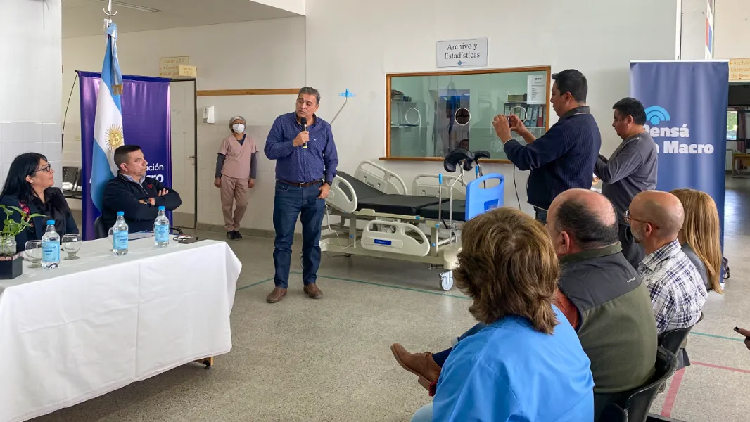 96243-el-hospital-de-cafayate-recibio-en-donacion-una-cama-para-partos-y-dos-monitores-fetales