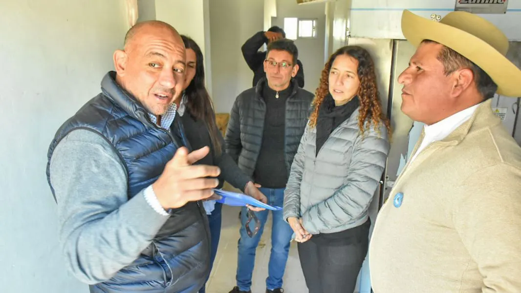 6934-animana-y-san-carlos-funcionarios-recorrieron-diversas-obras-que-seran-reactivadas-por-el-gobierno-provincial