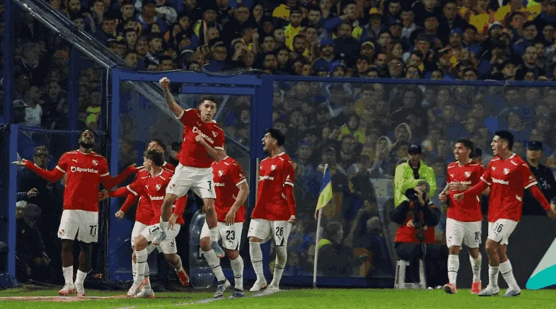 Independiente Todos con Alvaro Angulo tras el único y determinante gol a Boca