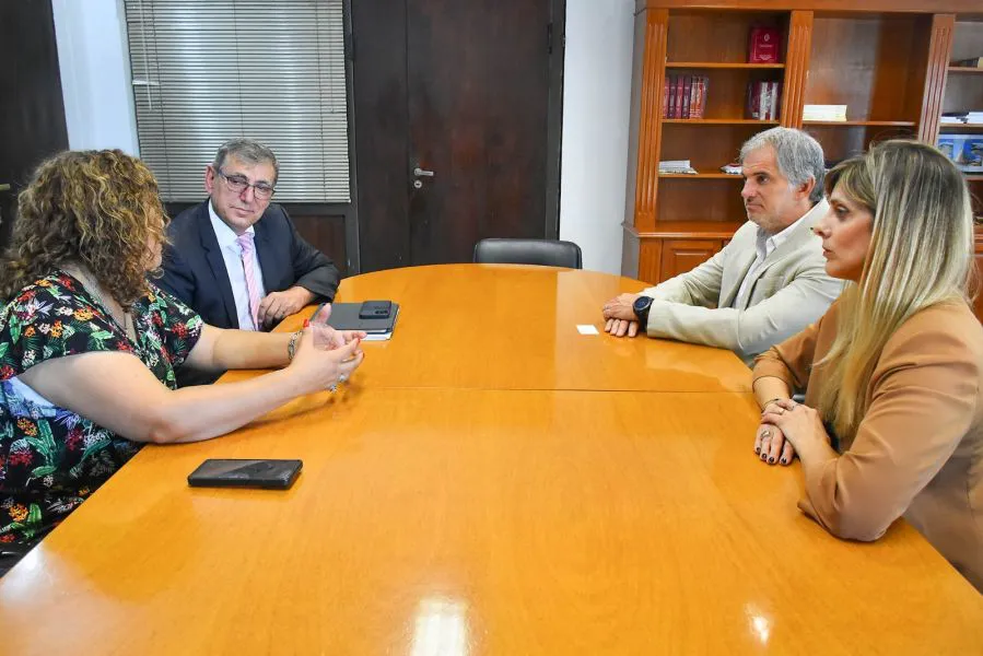 Iglesia de los Santos de los Ultimos Días- Alfredo Salas y María de los Ángeles Pistán -Comunicaciones- Con Monzo y