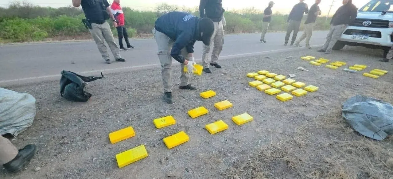 Santiago del Estero- narcotráfico en tres vehículos 002