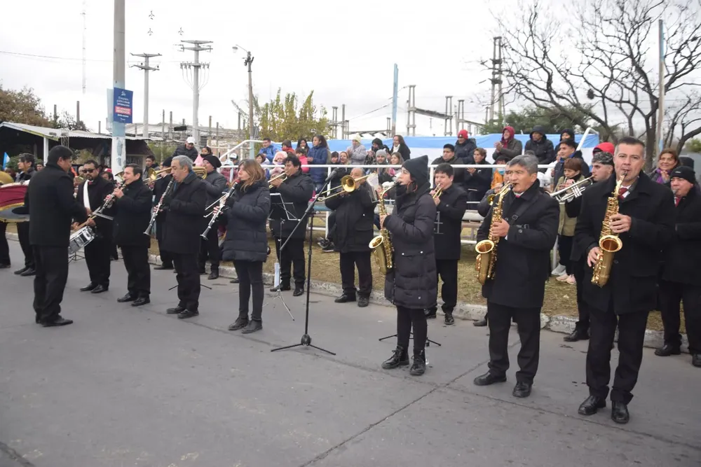 Desfile en el barrio 25 de Mayo 3