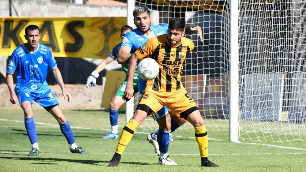 Gimnasia versus Mitre de Santiago
