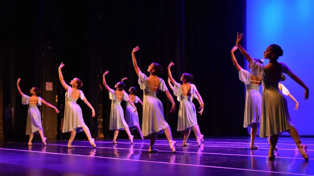 la-escuela-oficial-de-ballet-de-la-provincia