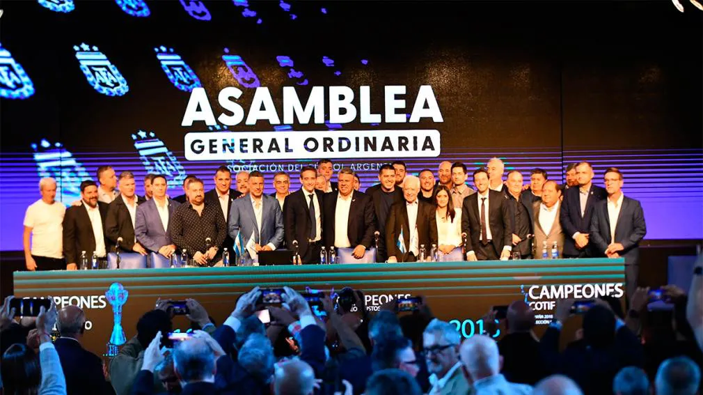 Chiqui Tapia reelecto