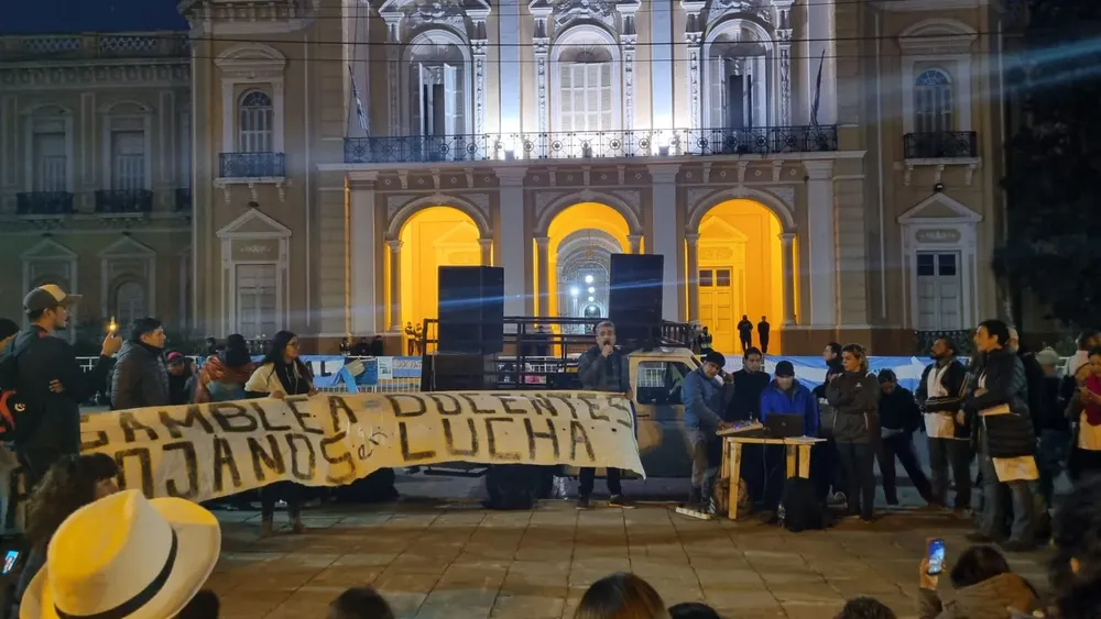 MIÉRCOLES- vigilia en la Legislatura (2)