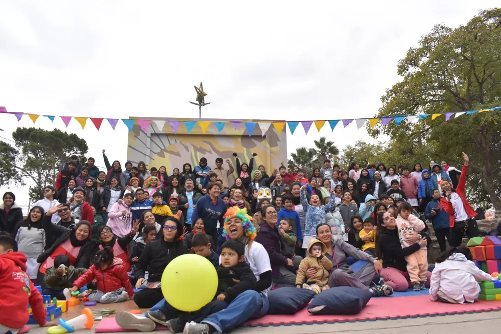 Gral Güemes- juego de la risa con José García (1)