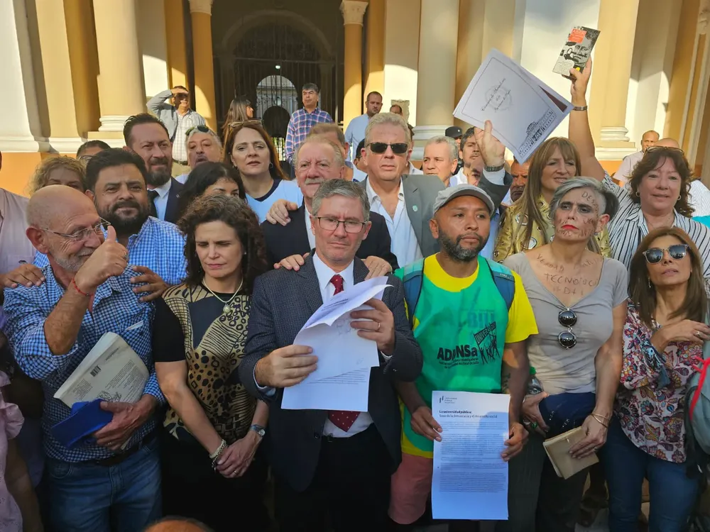 8a228646-48e7-4297-98bc-f3415bc06a97