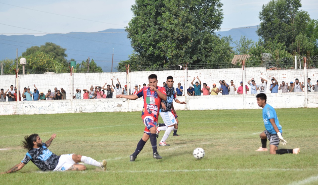 Rodrigo Lucero marca el empate de San Antonio ante Olimpia Oriental