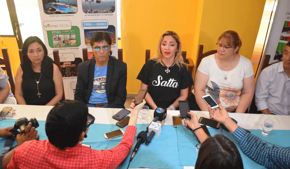 Patricia Argañaraz - su hermano y Marita Cerezo (2)