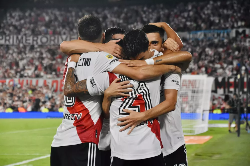 river le gano a argentinos