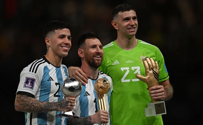 enzo fernandez, emiliano martinez messi