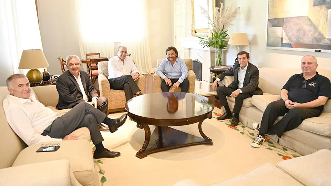 94274-los-gobernadores-de-salta-misiones-tucuman-catamarca-y-jujuy-se-reunieron-con-el-ministro-del-interior
