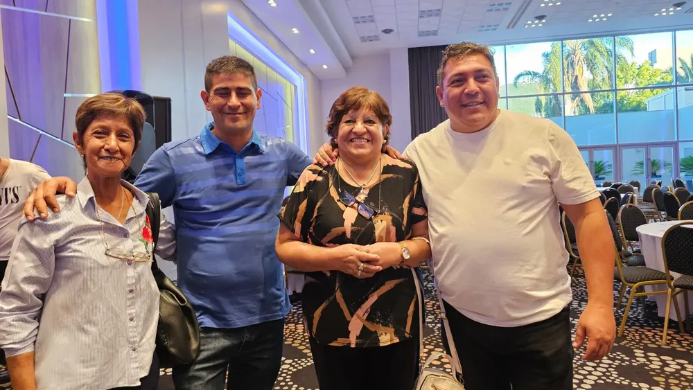 Albornoz y parte de su equipo interdisciplinario