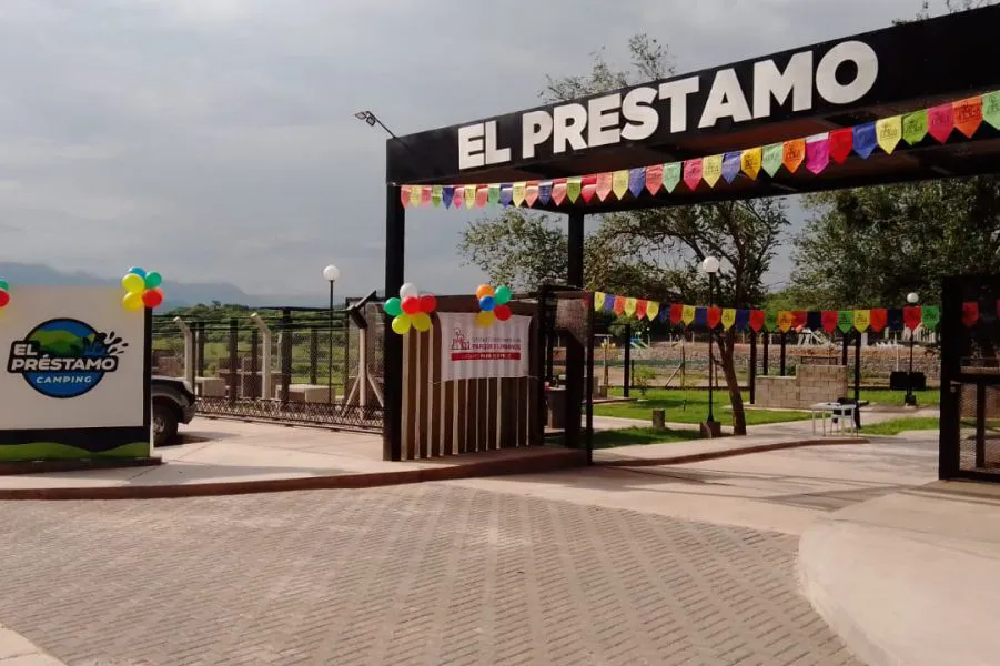 abrio-sus-puertas-el-camping-y-el-parque-acuatico-de-el-prestamo-en-coronel-moldes