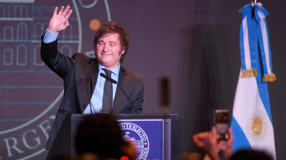 Milei hablando a sus seguidores