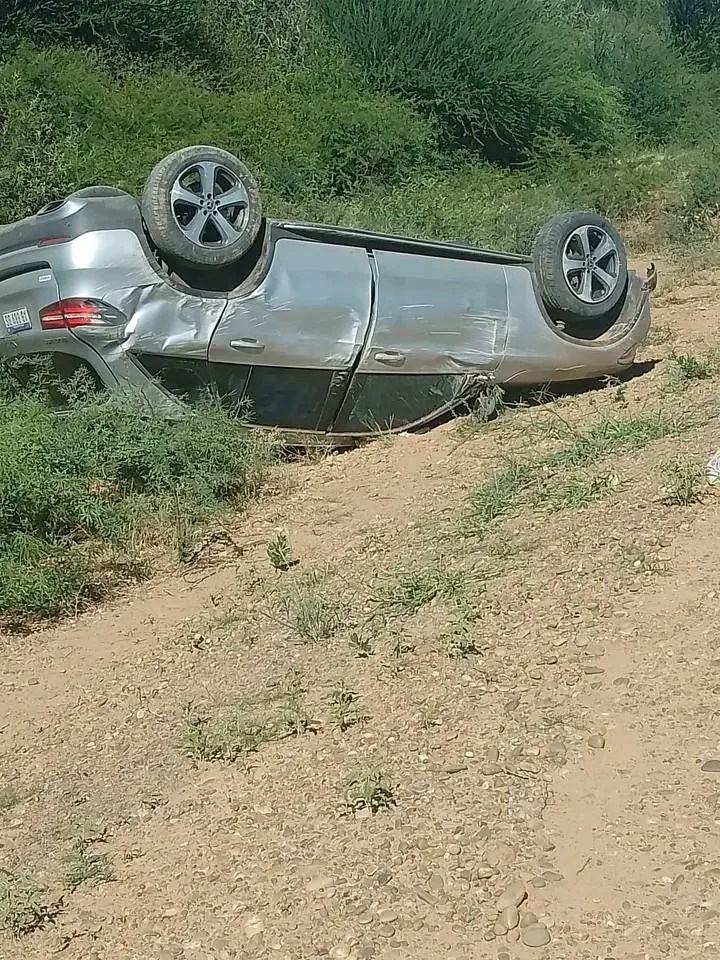 Morillo volcó un Mercedes Benz con cuatro pasajeros 009