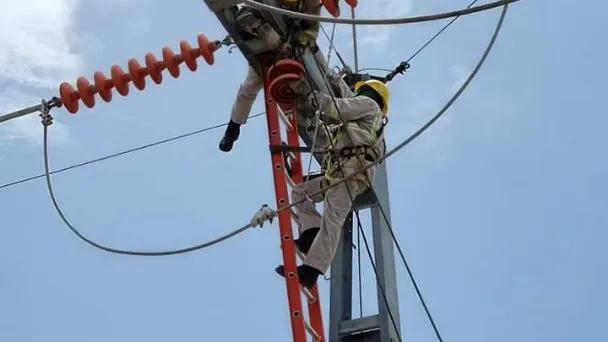 Trabajos de Red Electrica EDESA