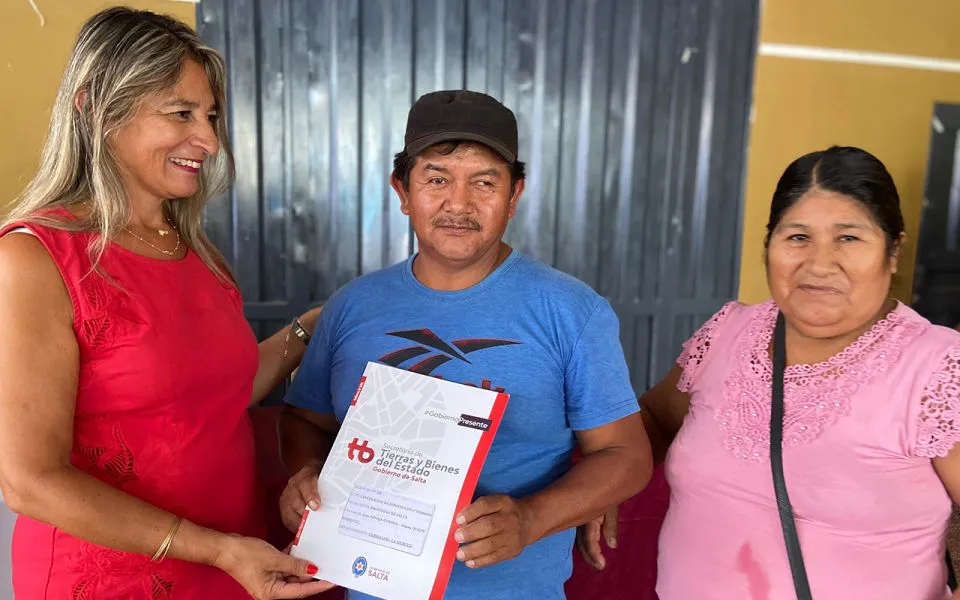 11072-familias-de-la-merced-recibieron-la-escritura-de-sus-terrenos