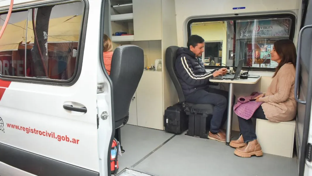 95423-maniana-el-movil-del-registro-civil-se-instalara-en-el-mercado-artesanal