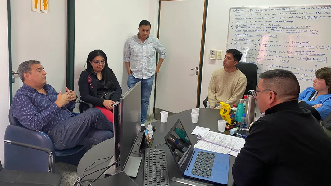 el-hospital-de-cafayate-recibio-en-donacion-una-cama-para-partos-y-dos-monitores-fetales 3