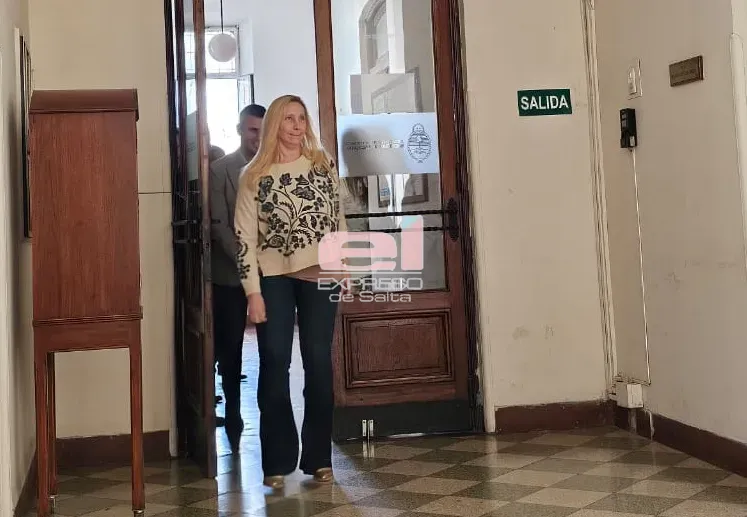 Karina Milei ingresa al juzgado electoral