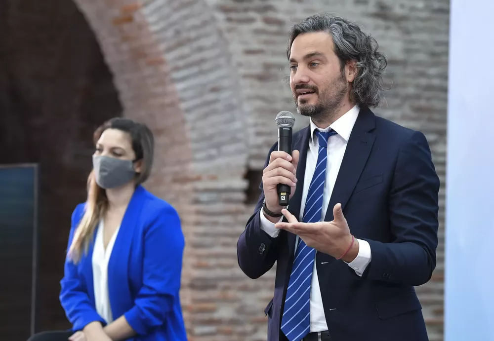 Cafiero y Pamela Ares en el Museo del Bicentenario (2)