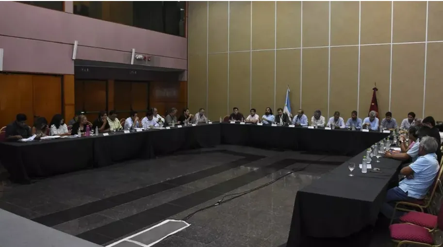 nota-1746737-provincia-ofrecio-aumento-estatales-tras-rechazo-gremial-ahora-analizan-nueva-propuesta-1097544