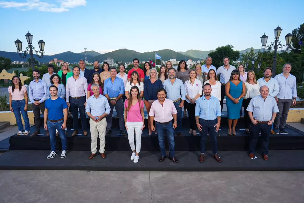 Salta Nos Une- Bettina y Sáenz presentaron sus candidatos