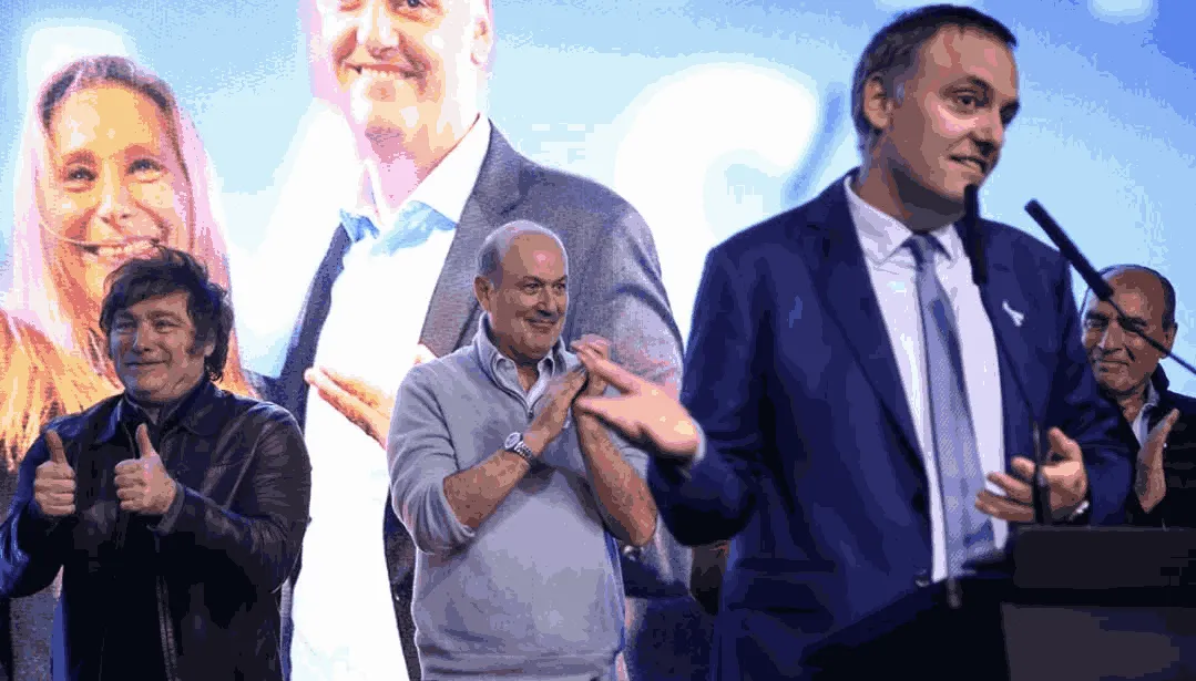 CABA Adorni habla en la fiesta acompañado por Milei- Sturzenegger y Francos