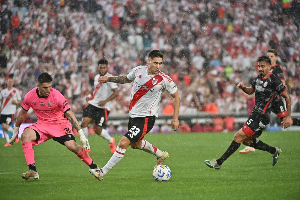 River goleó a Barracas Central