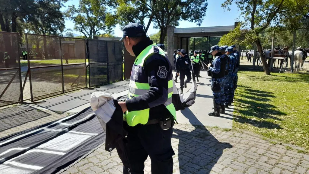 operativo policial-Central Norte vs Boca Unidos