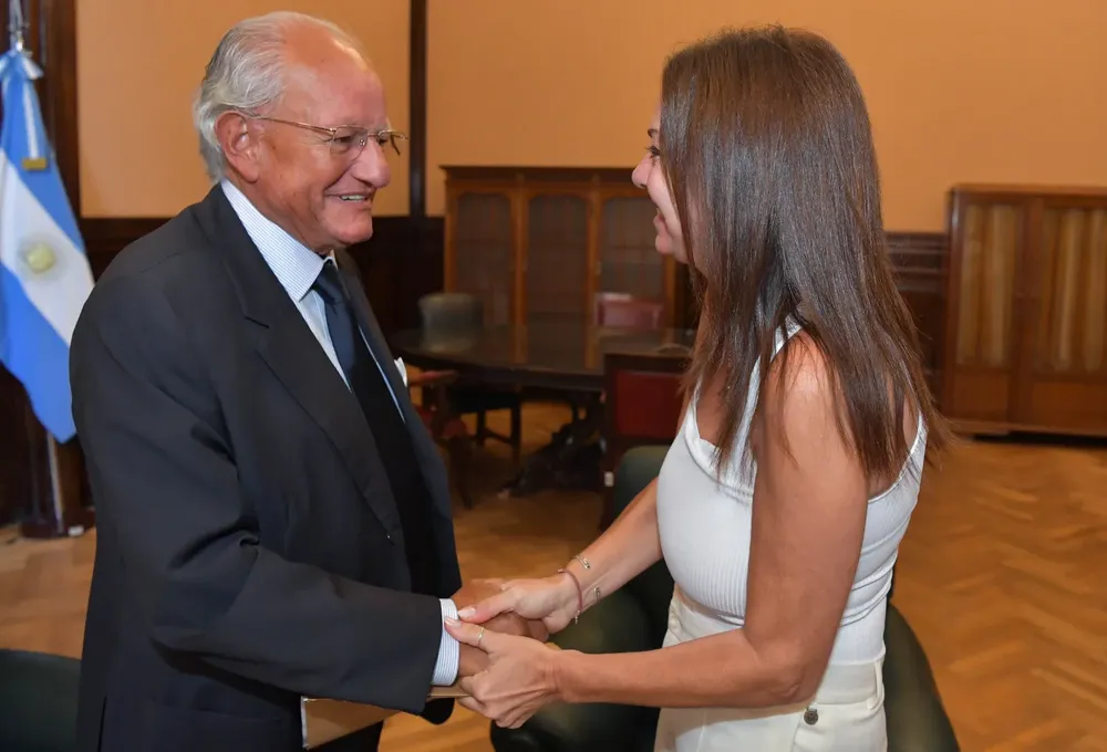 petovello y conin albino