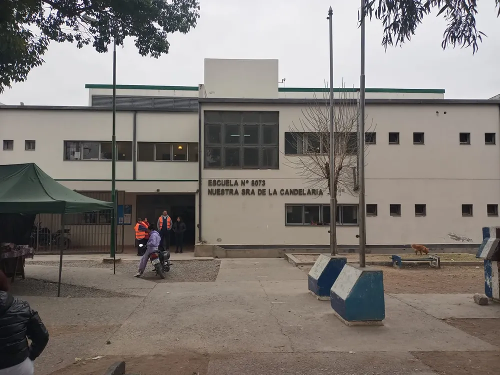 Plaza de Villa Costanera - escuela