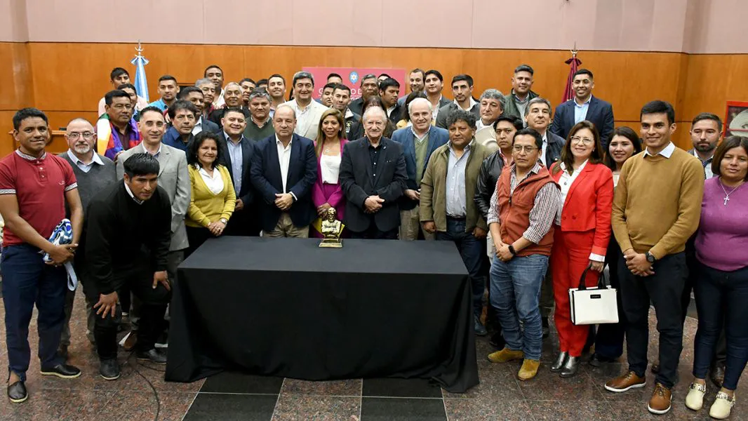 96157-autoridades-de-concejos-deliberantes-de-la-provincia-firmaron-el-pacto-de-guemes