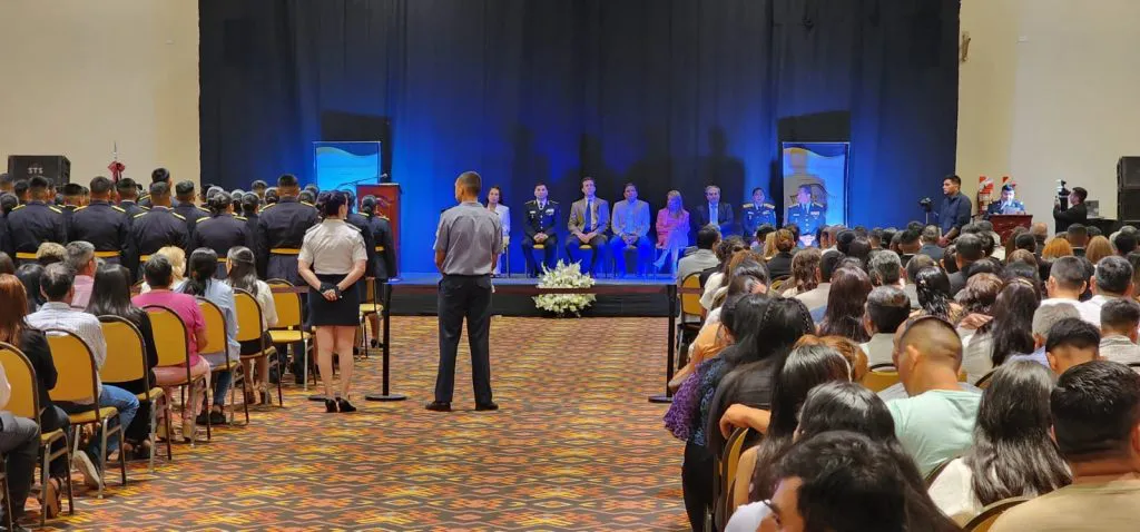 Egresados de la Policia 2