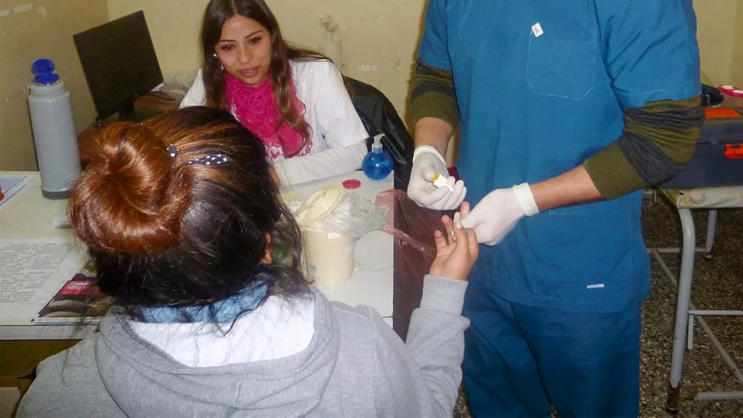 98982-haran-test-de-vih-en-diversos-lugares-de-la-capital-y-el-interior-provincial