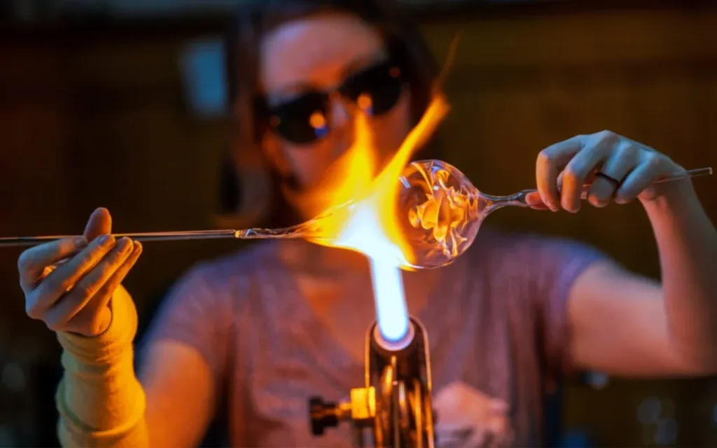 taller de vidrio a la flama