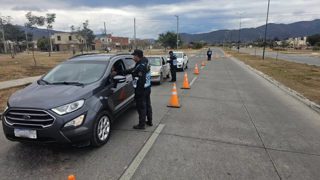 99370-mas-de-mil-infractores-fueron-detectados-y-sancionados-por-la-policia-vial